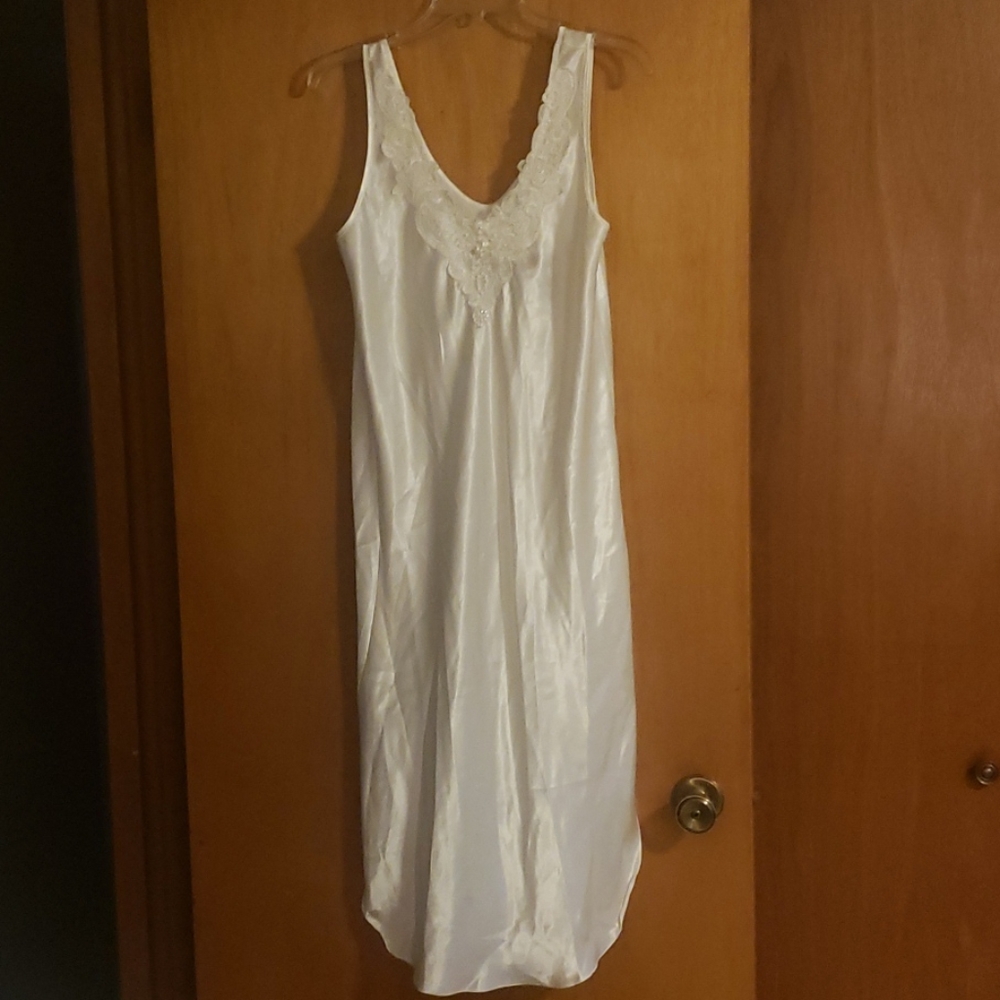 Dentelle womens nightgown.